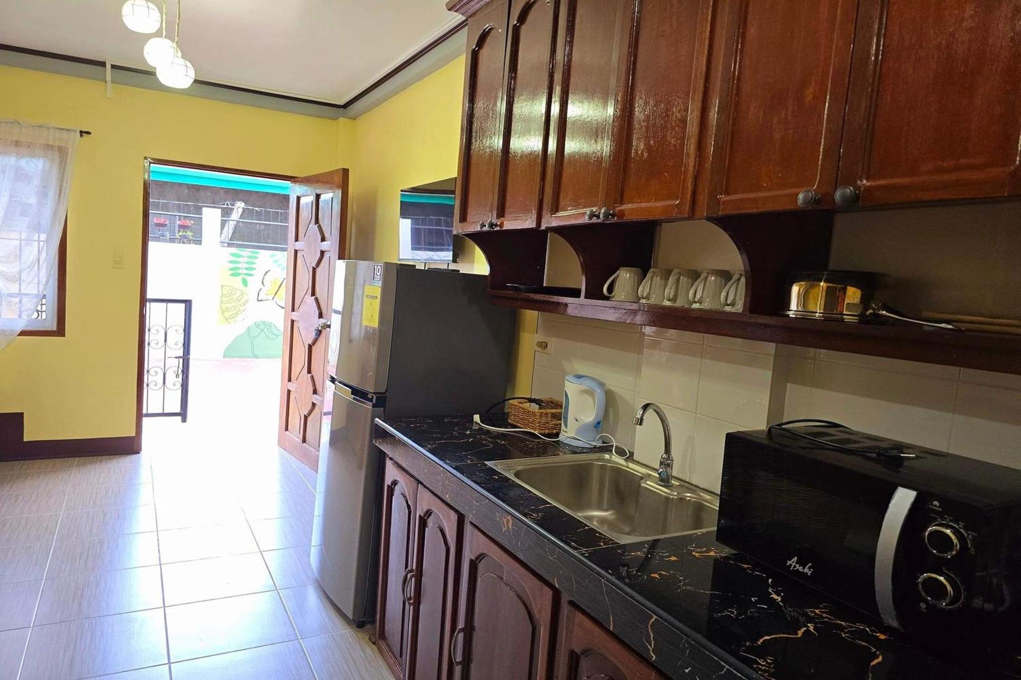 Nober Pension House City Center Puerto Princesa Zewnętrze zdjęcie