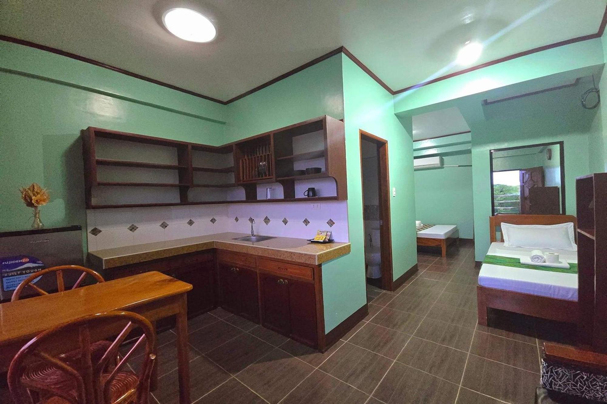 Nober Pension House City Center Puerto Princesa Zewnętrze zdjęcie