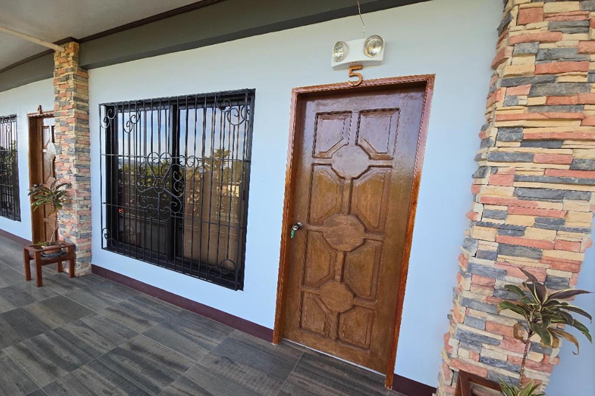 Nober Pension House City Center Puerto Princesa Zewnętrze zdjęcie